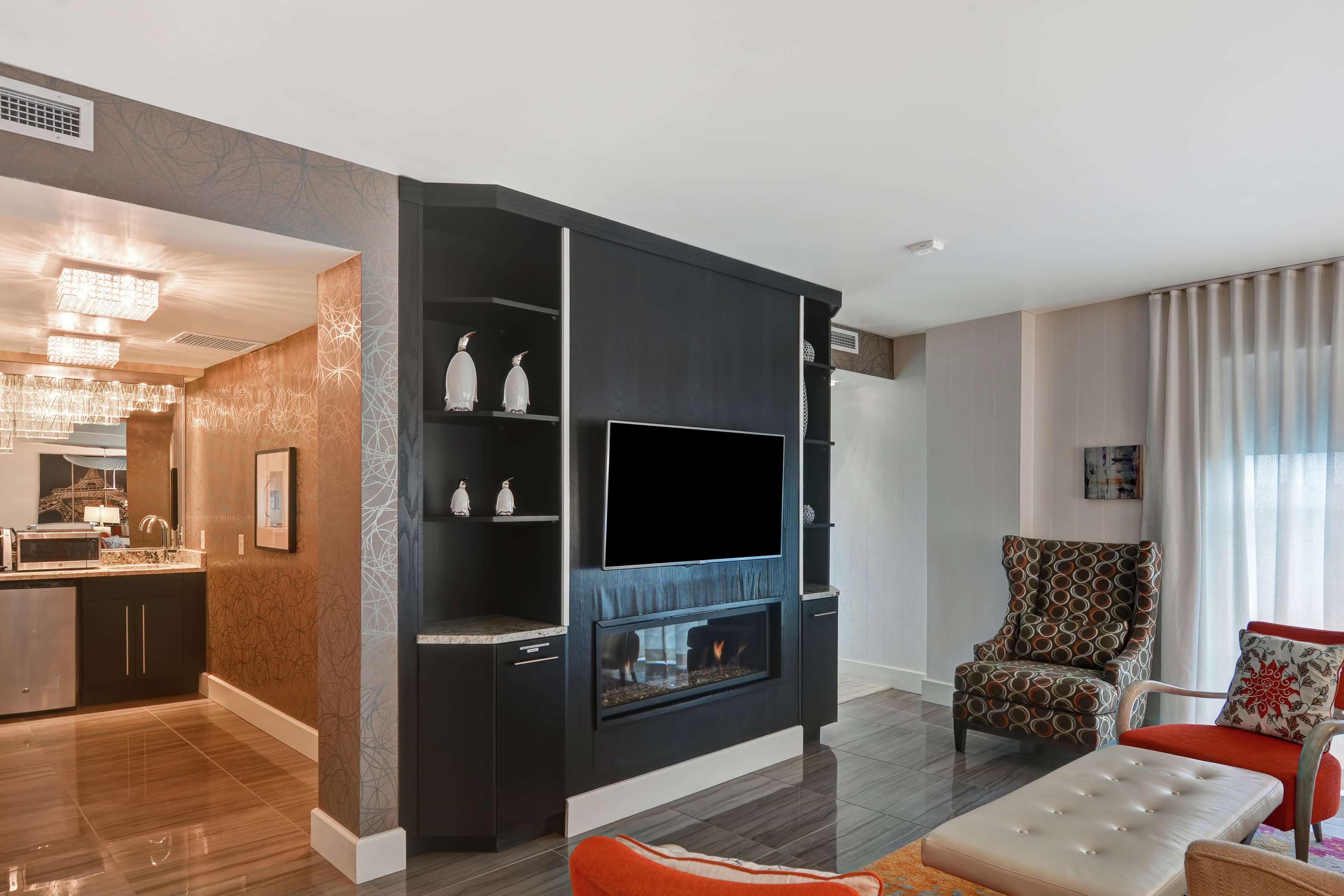Hilton Garden Inn Raleigh/Crabtree Valley Eksteriør billede