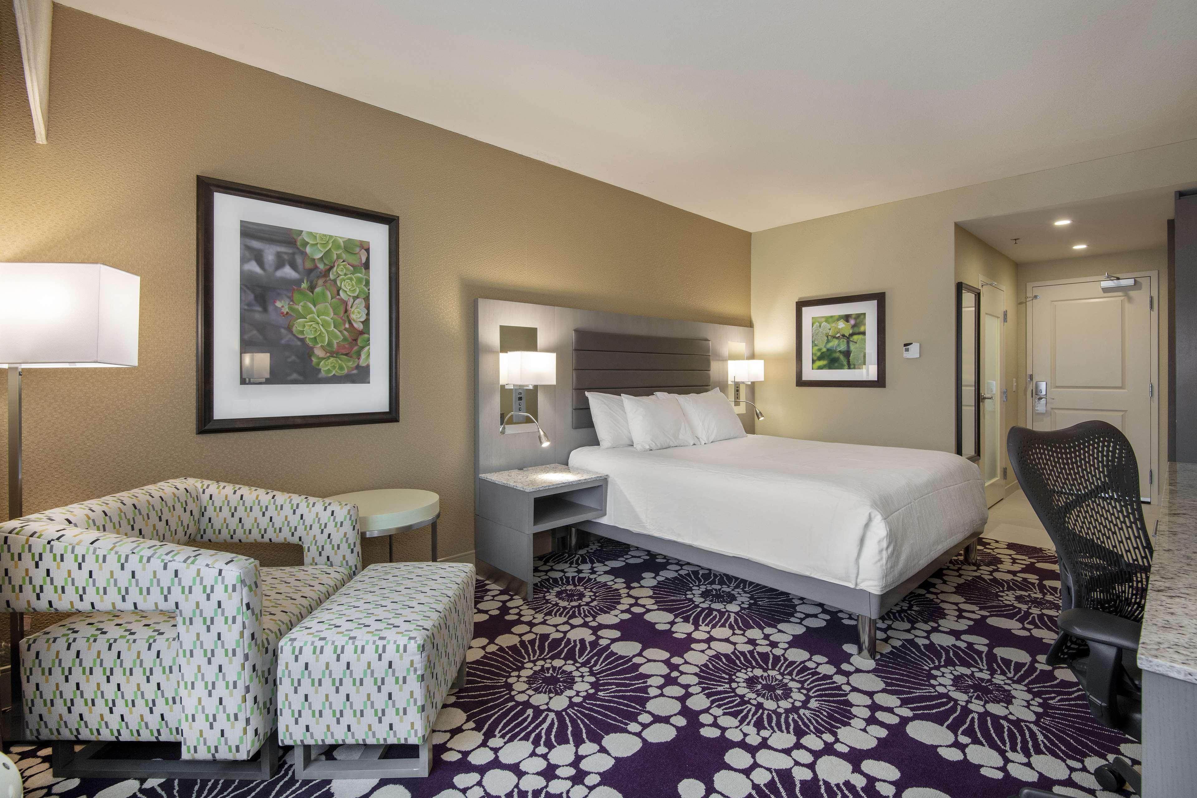 Hilton Garden Inn Raleigh/Crabtree Valley Eksteriør billede
