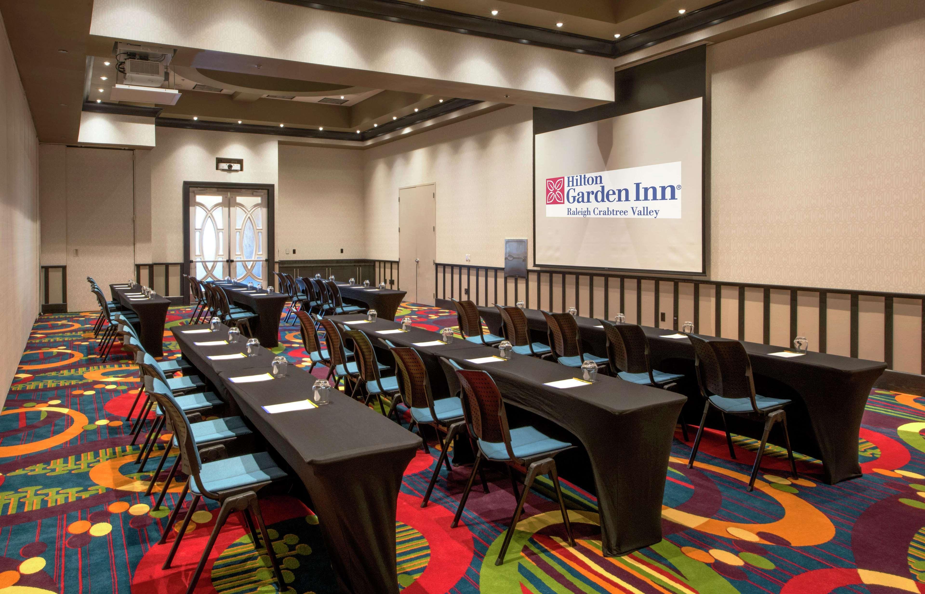 Hilton Garden Inn Raleigh/Crabtree Valley Eksteriør billede