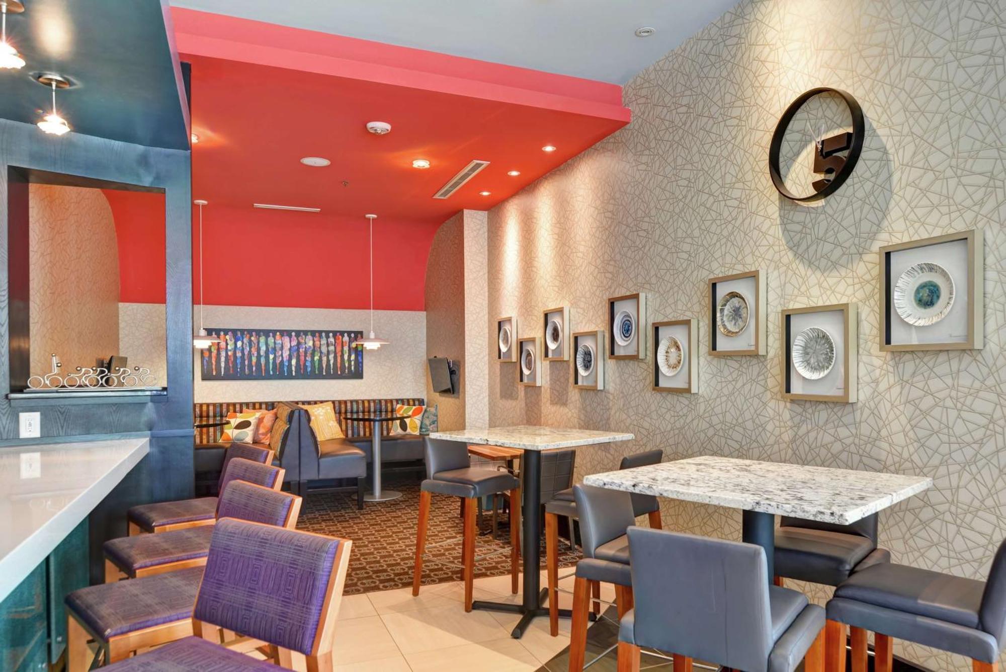 Hilton Garden Inn Raleigh/Crabtree Valley Eksteriør billede
