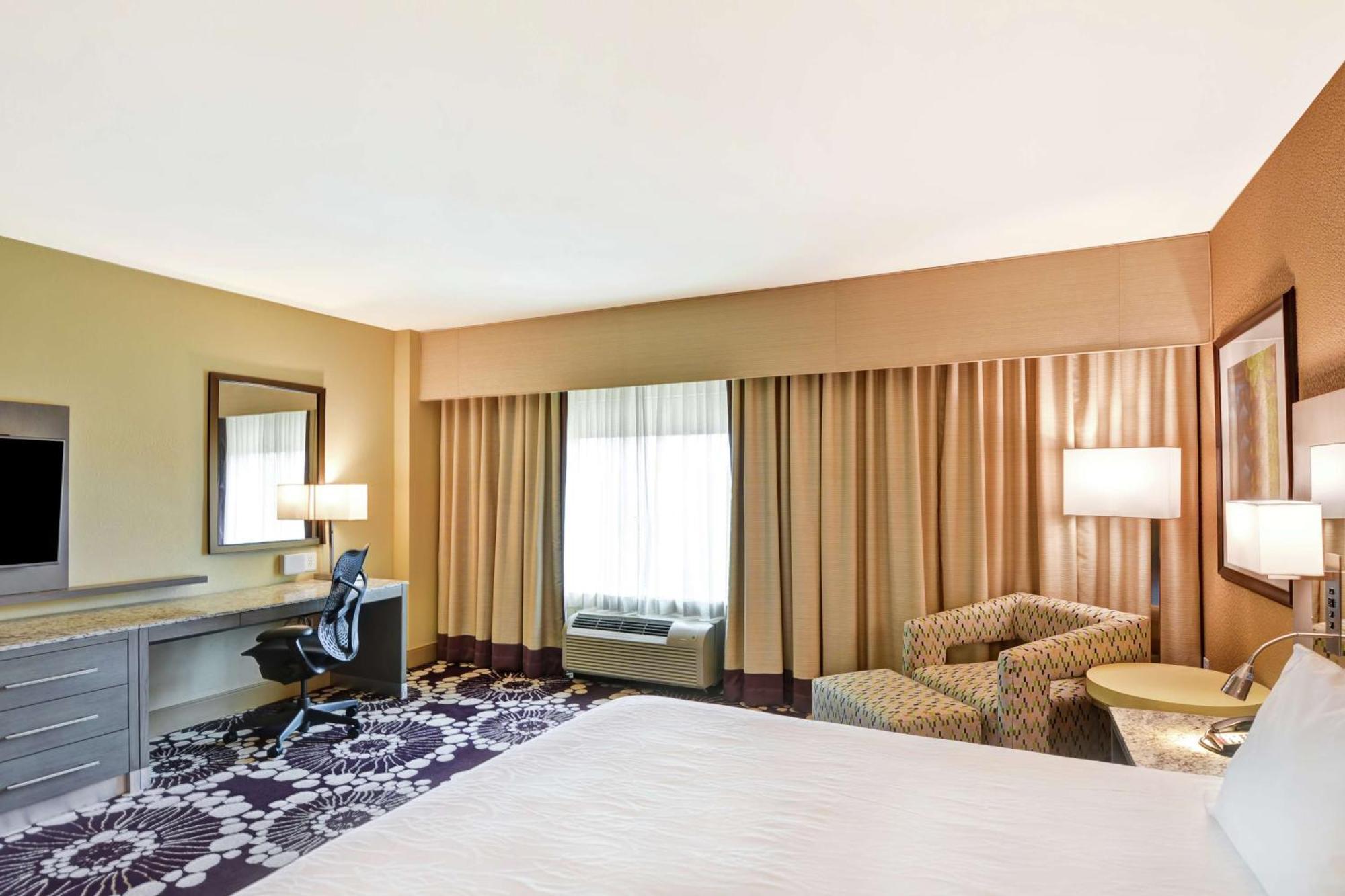 Hilton Garden Inn Raleigh/Crabtree Valley Eksteriør billede